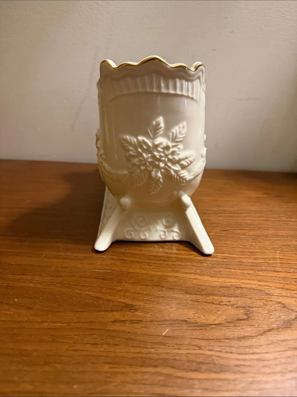Vintage White Sleigh Music Box Gold Trim Plays “White Christmas
